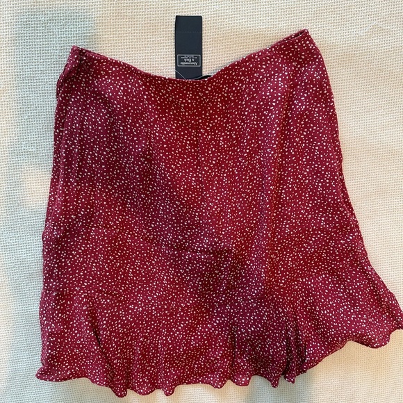 Abercrombie & Fitch NWT Elegant Red Polka Dot Skirt - Picture 4 of 4